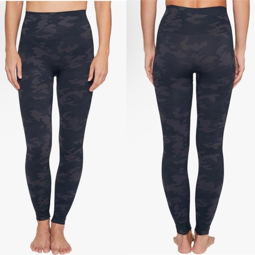 SPANX Look At Me Now Seamless Camo Leggings 24” | Size Medium